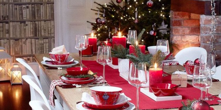 Dekoriranje blagdanskog stola